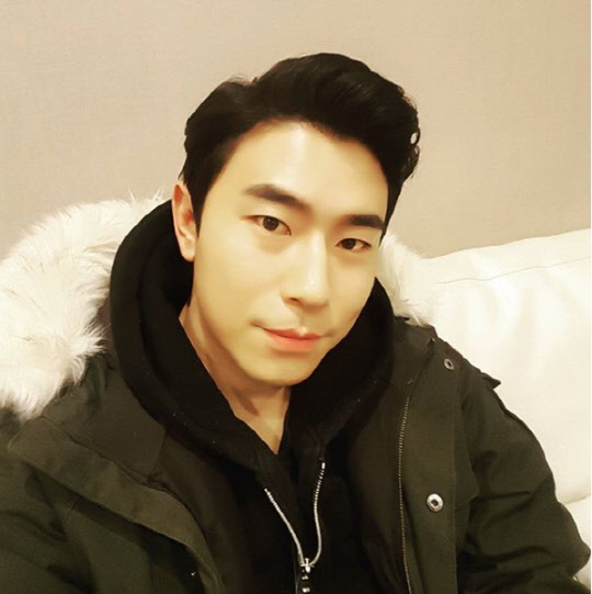 28일 한매체는 배우 이시언이 배우 서지승과 연애 중이라고 보도했다. <이시언 인스타그램 캡처>